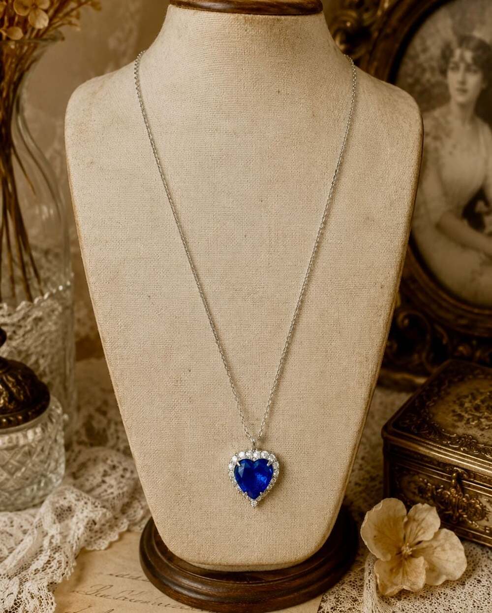 Vintage Titanic Heart of the Ocean Blue Crystal Rhinestone Pendant Necklace